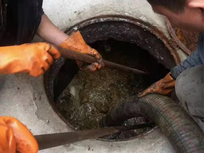 南朗清理化粪池时如何避免沼气的危害?